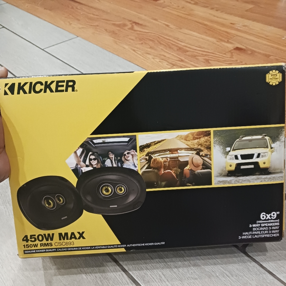 Kicker CS-Series 6x9-Inch  3-Way  450W Peak Speakers